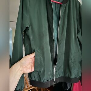 Size XL Women’s Green bomber jacket